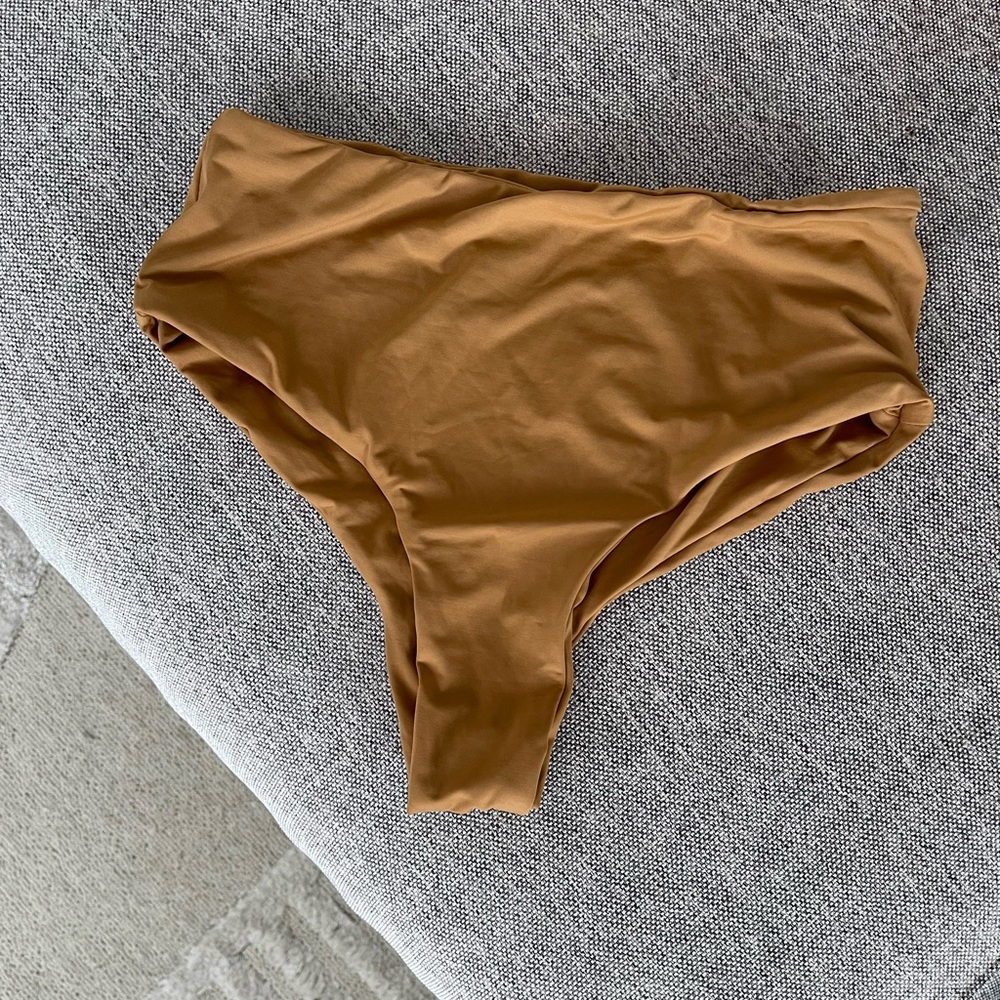 San Lorenzo high waist full coverage bikini bottom.